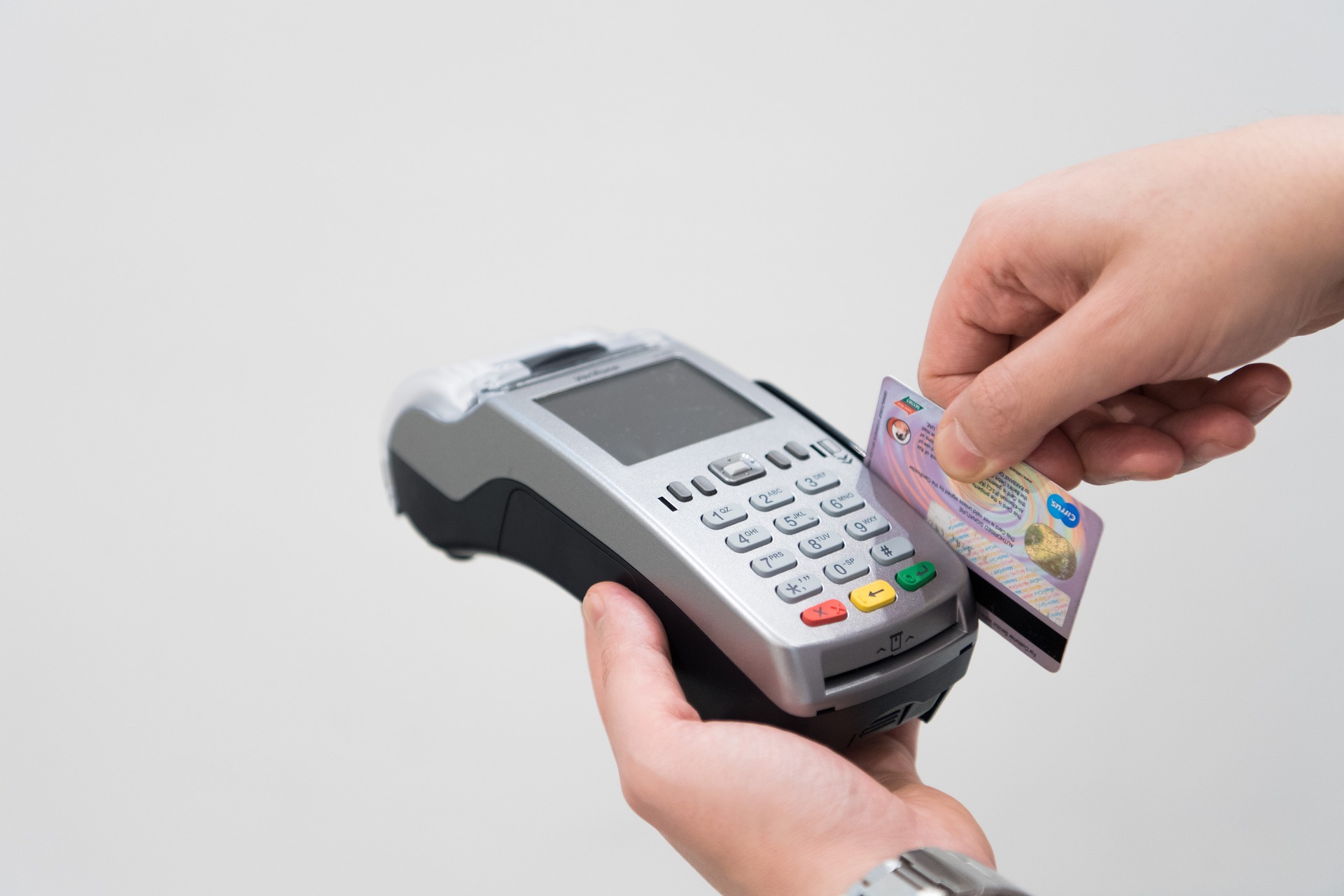 Makin sering transaksi dengan kartu kredit BNI, semakin banyak untung 