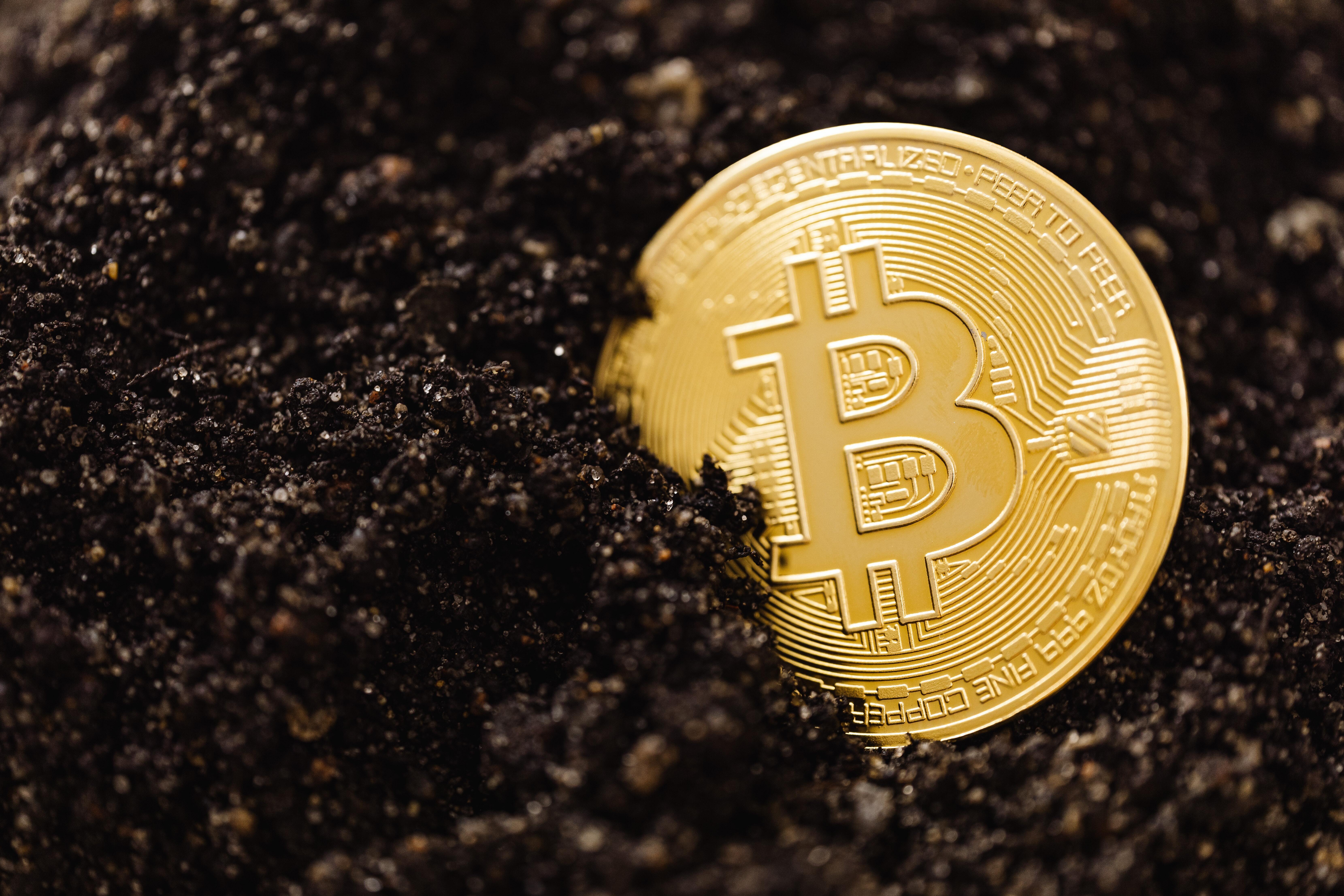 Mining Bitcoin bisa dilakukan sendiri atau berkelompok