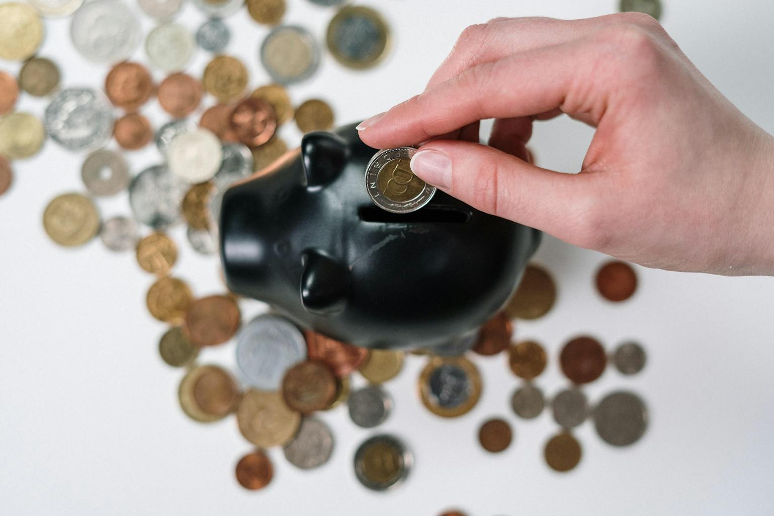 12 Jenis Tabungan Maybank: Biaya Admin dan Persyaratannya