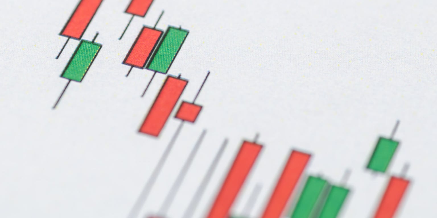 Candlestick terdiri dari tubuh dan bayangan sebagai indikator harga