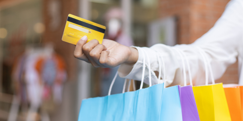 Transaksi makin praktis dengan kartu kredit