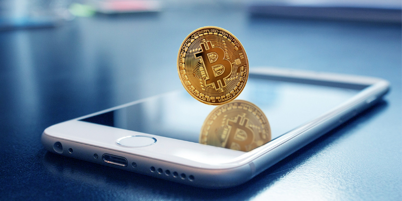Kamu bisa trading crypto melalui ponsel di exchange resmi