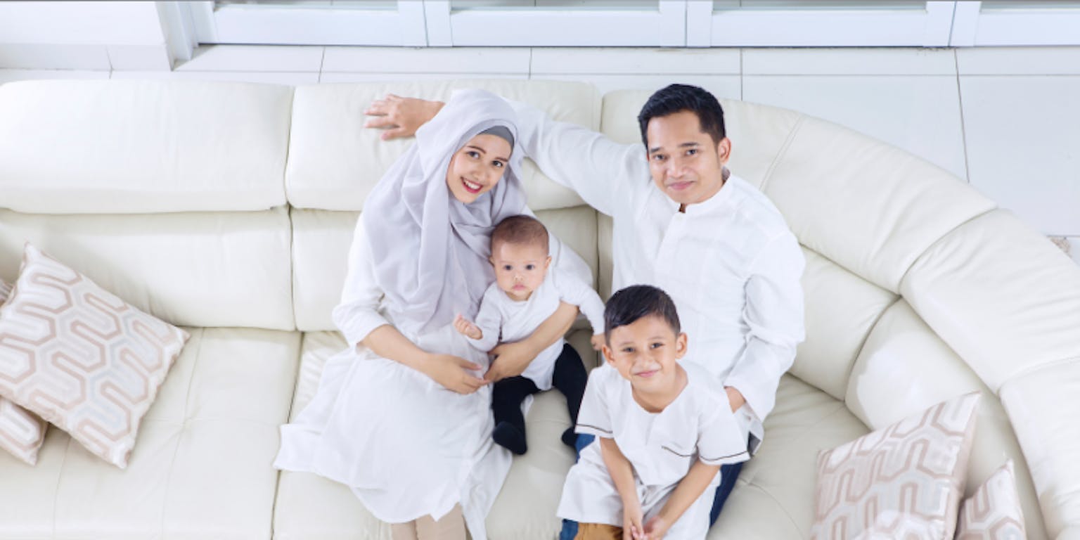 Asuransi syariah lindungi keluarga secara menyeluruh.