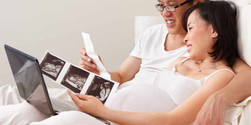 USG kandungan memeriksa kondisi janin di trimester pertama