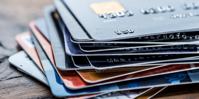 CIMB Niaga menawarkan 17 jenis kartu kredit