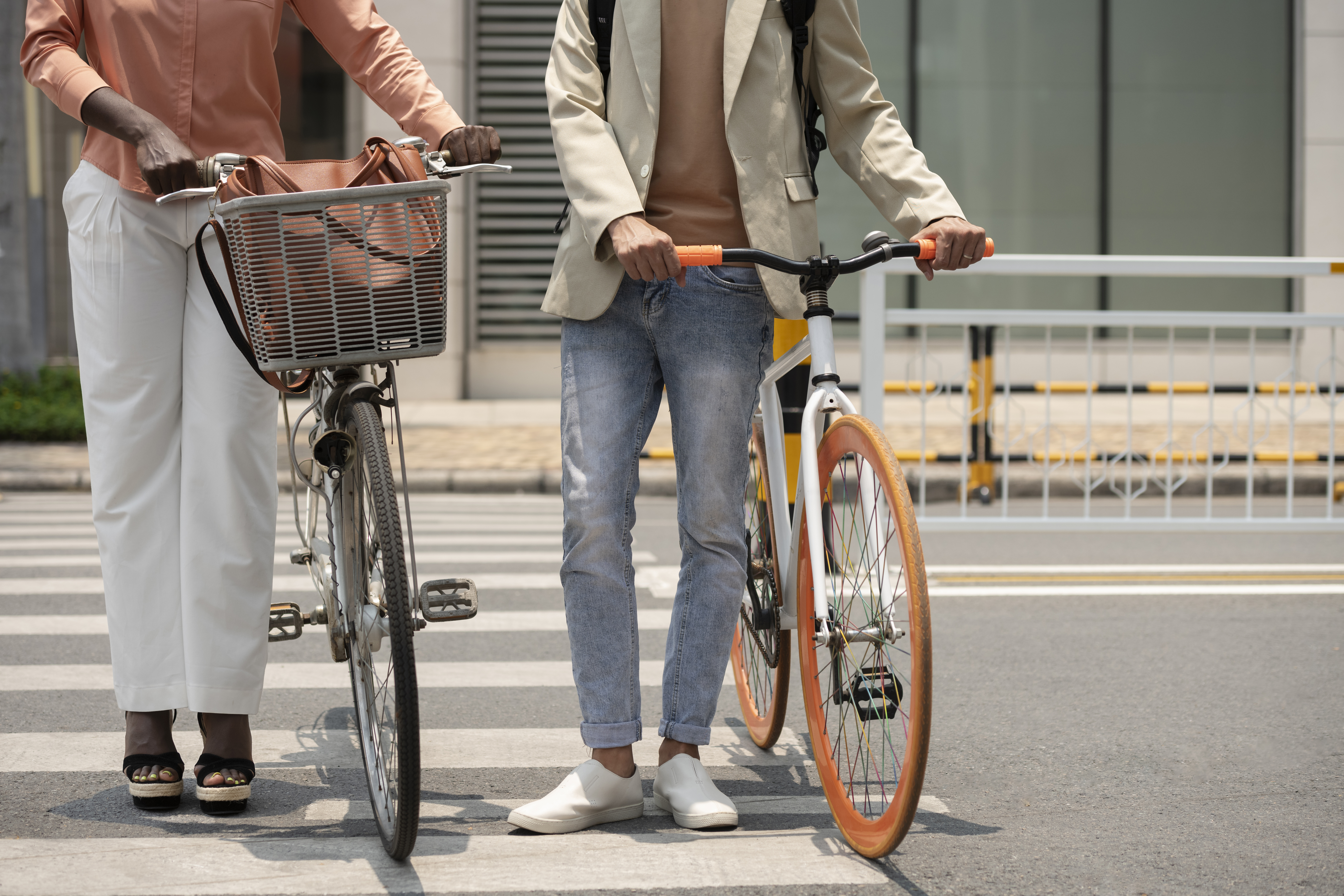 https://img.moneyduck.com/article_attachment/1664875354-people-going-work-bicycle-front-view.jpg
