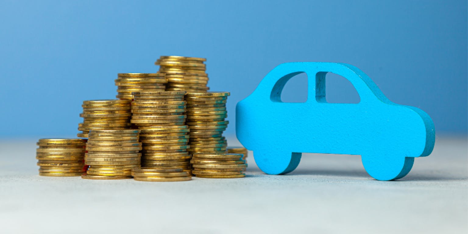 Ilustrasi uang untuk bayar pajak mobil.