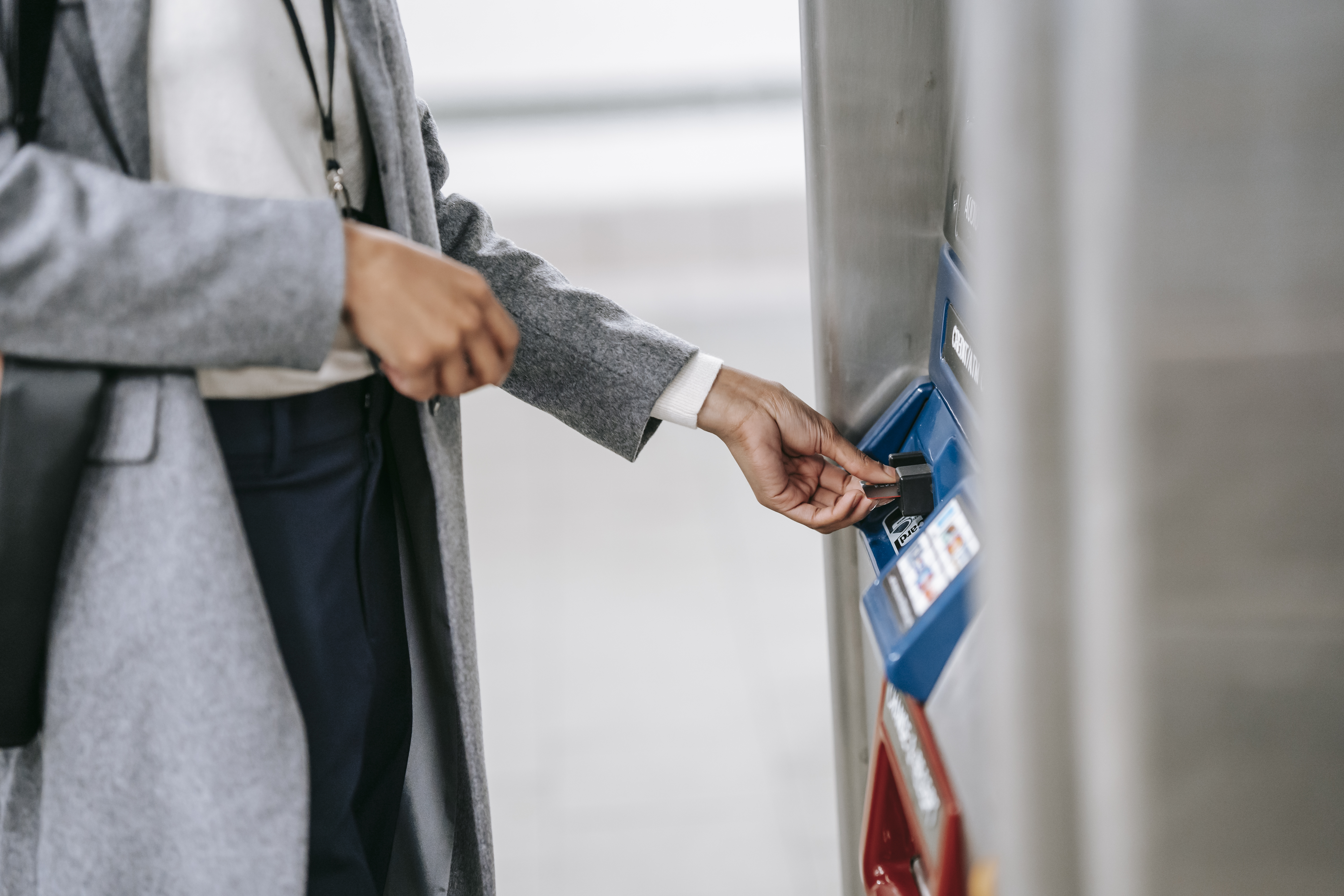 Jaga kerahasiaan PIN saat tranfer melalui ATM