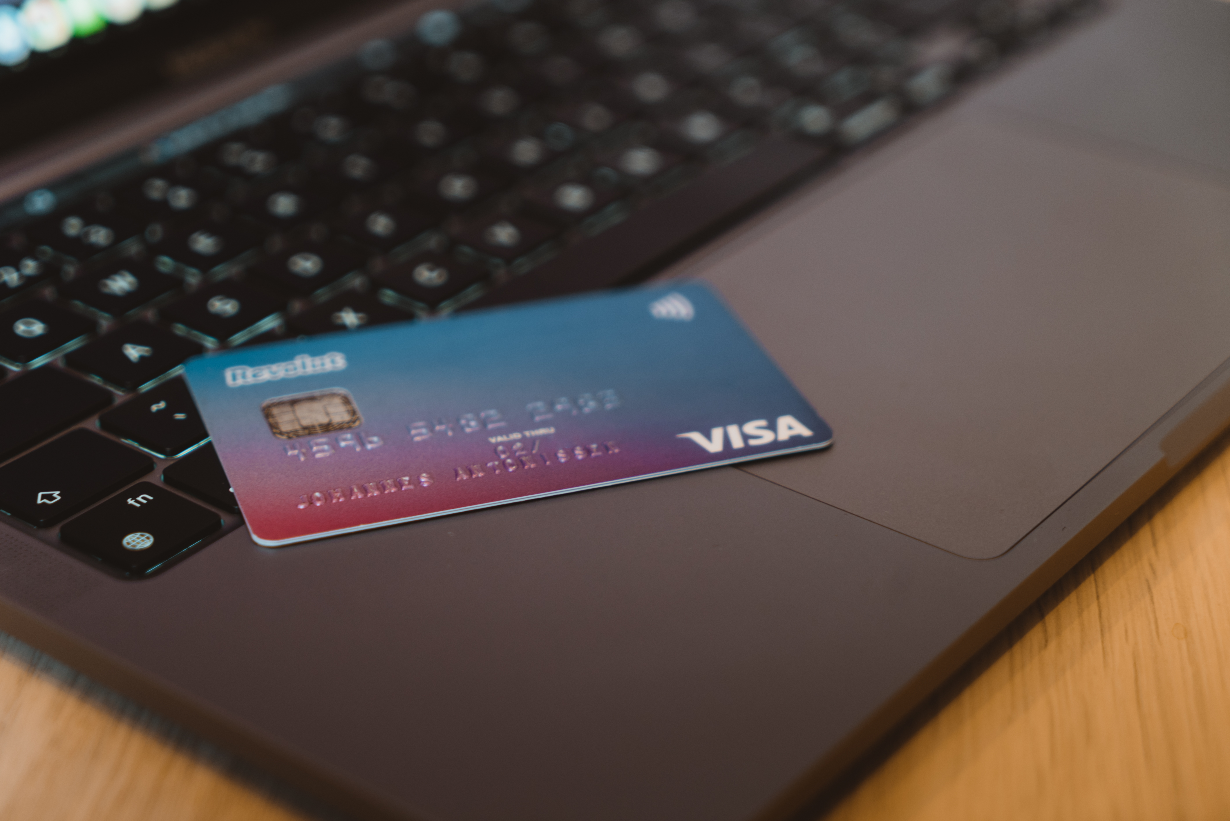Transfer tunai dengan kartu kredit bisa hingga 60% dari limit kartu kredit.