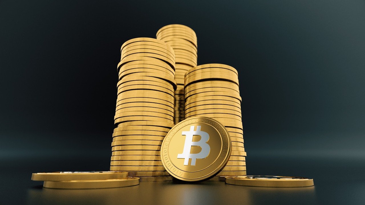 Trading Bitcoin mengejar profit dari selisih harga jual dan beli